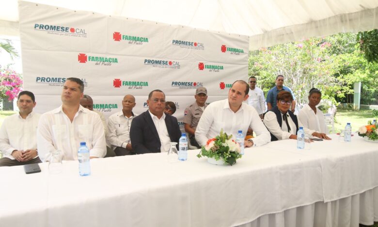 Inauguraciòn Farmacias del Pueblo