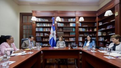 Vicepresidenta y Atallah se reune con gremios de Enfermería