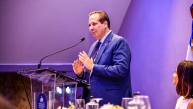 Dr. Víctor Atallah, funcionario del Gobierno