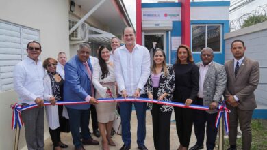 Director de Promese inaugura nueva farmacia