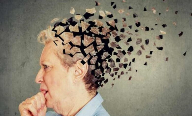 Alzheimer afecta más Mujeres, según especialista