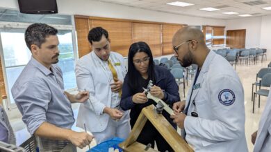 Médicos se capacitan en codo y rodilla