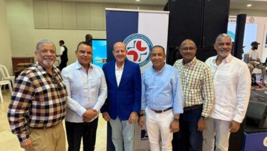 Reconocen Ortopedas en primer encuentro de egresados hospital Darío Contreras