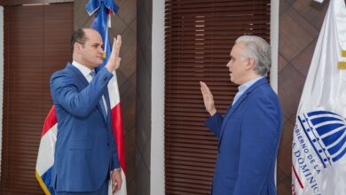 Juramentan Adolfo Pérez como director de INABIE