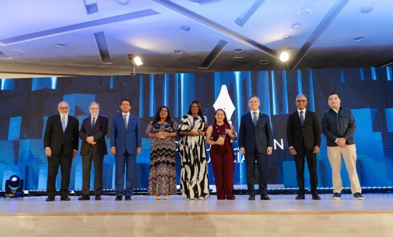 Premian a Aris Beltre en concurso Poder Judicial.
