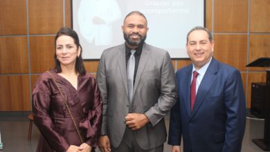 Presentan libro sobre Cesárea