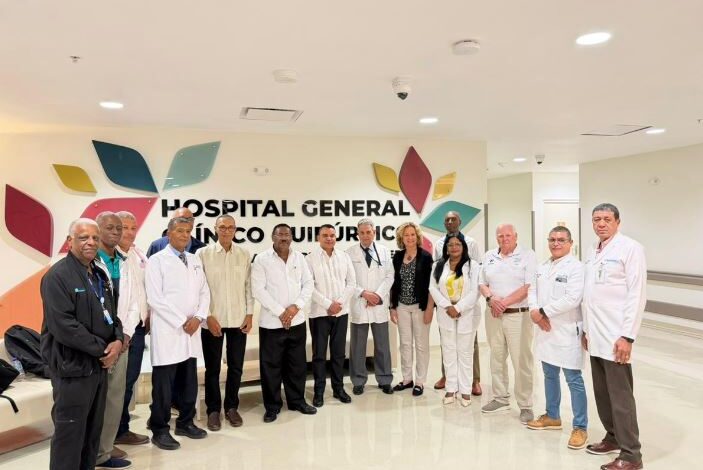 Director SNS visita ciudad sanitaria LUis Eduardo Aybar