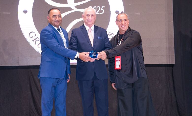 FITUR Entrega premio a Flavio Acuña