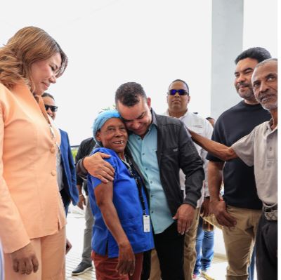 Titular SNS al compartir con colaboradores de Higuey