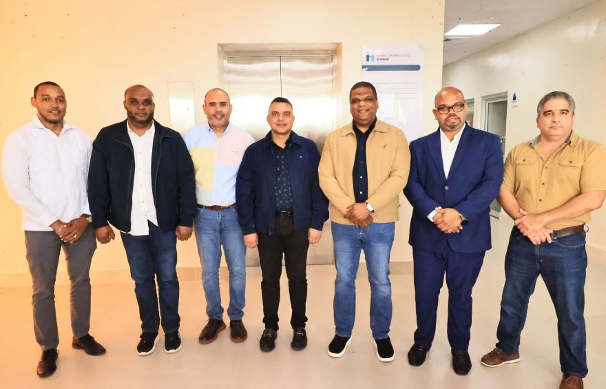 Director SNS se reune con directores de hospitales de trauma
