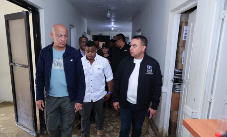 Titular SNS realiza recorrido por hospital